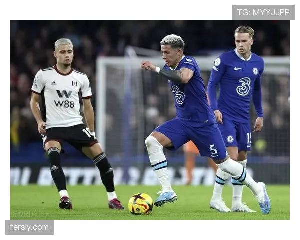 恩佐与赖斯：全能中场的角色定位与战术适配性对比