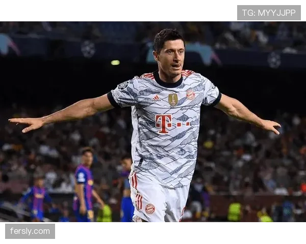 本泽马与莱万进攻效率差异：战术适配如何影响终结表现